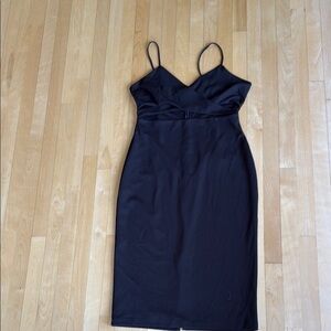 Lulu’s Black Sleeveless Sweetheart Midi Dress